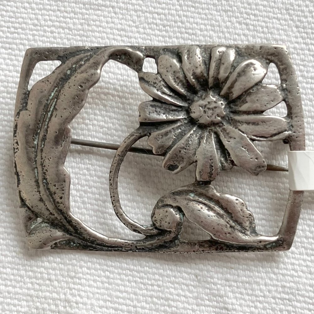 Sterling Silver Daisy Brooch Unsigned